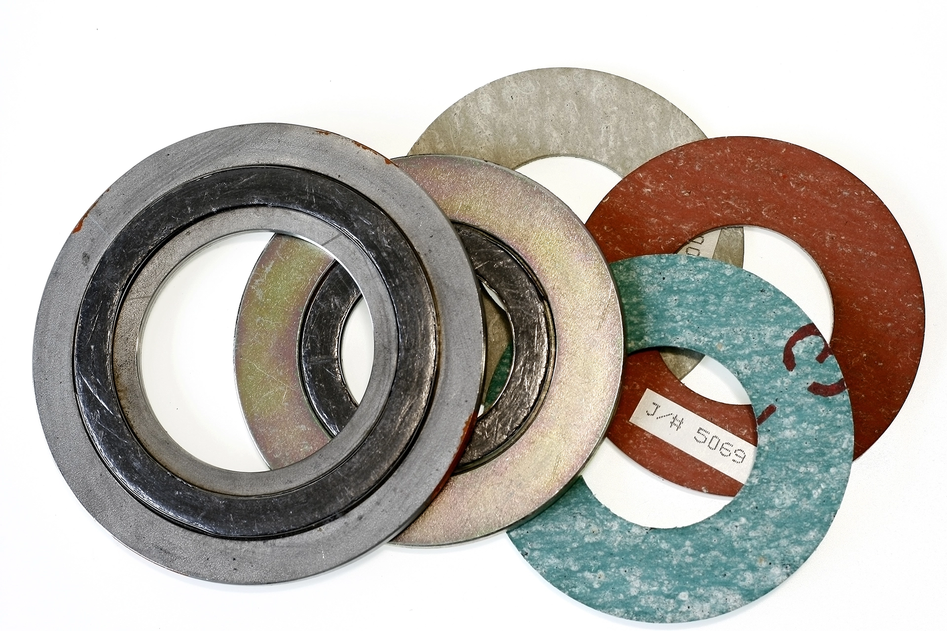 Industrial pipe gaskets used with flange bolting